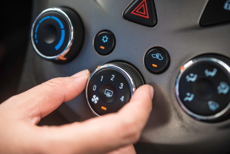 Quelles quantités de gaz et additifs FrostyCool injecter dans votre climatisation auto ?